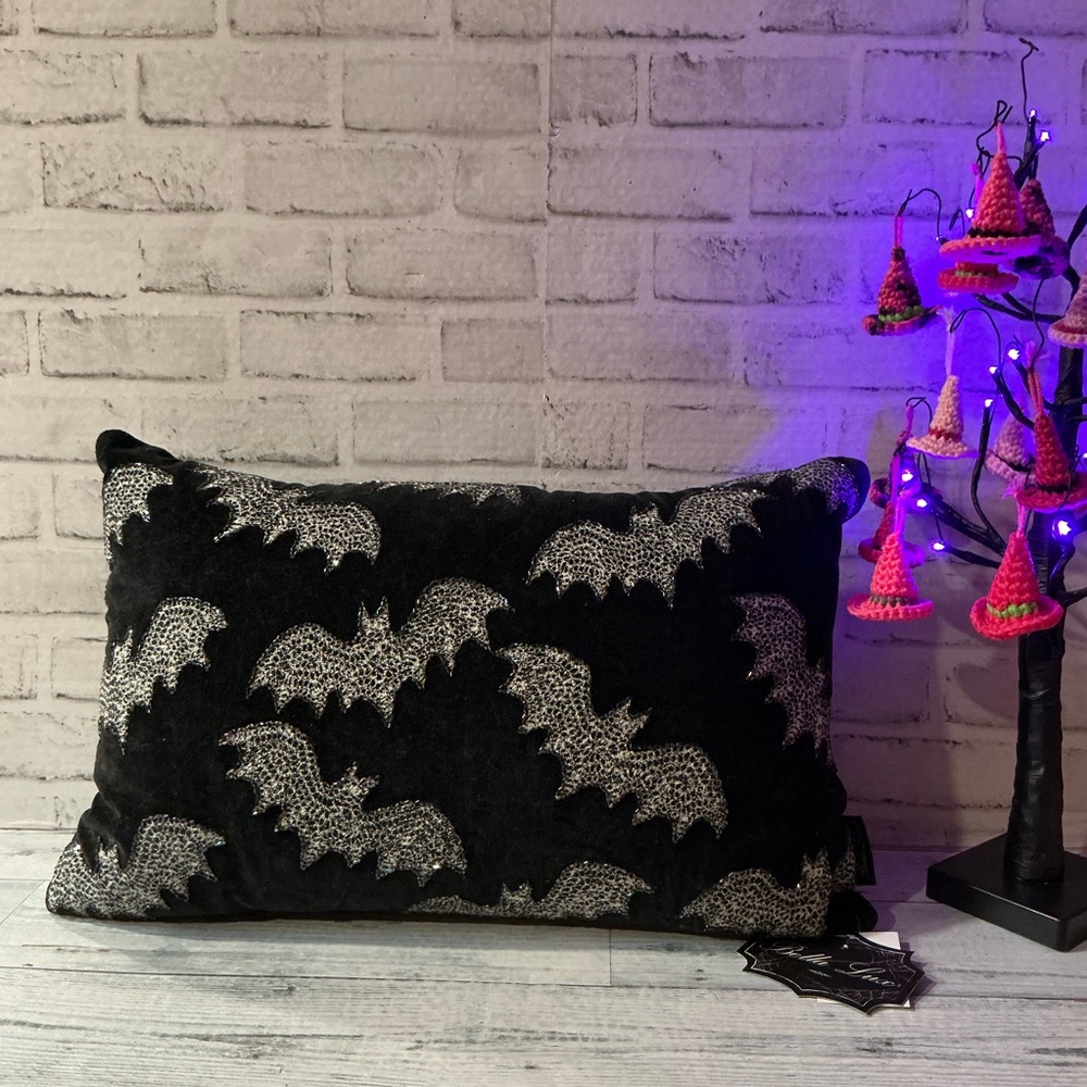 Bella Lux 14x22 Velvet Embroidered Bats Beadwork Halloween Pillow